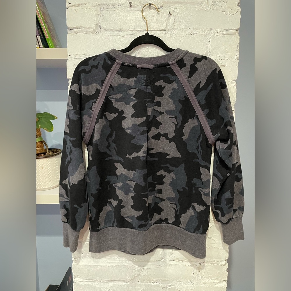 Prana Womens Cozy Up Sweatshirt Crewneck Hemp Blend Nautical Camo Size XS - Picture 2 of 4